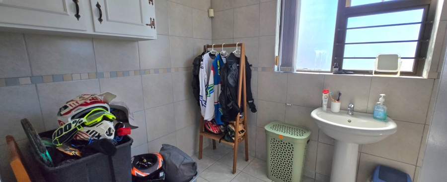 4 Bedroom Property for Sale in Kleinbaai Western Cape